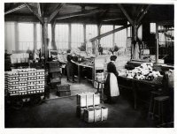 Nail packing, 1925