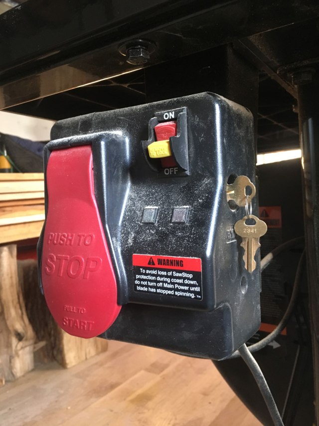 sawstop_switch_IMG_5101